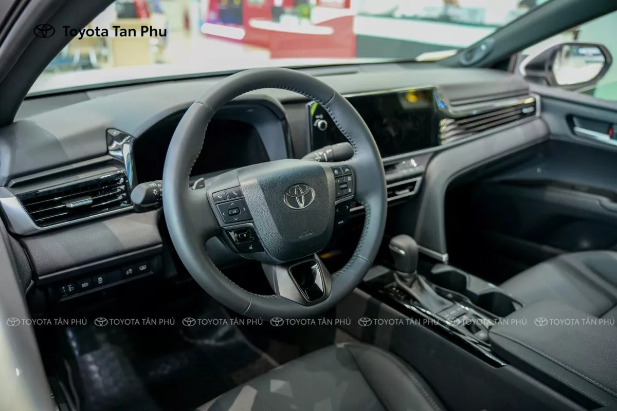 Toyota Camry 2025