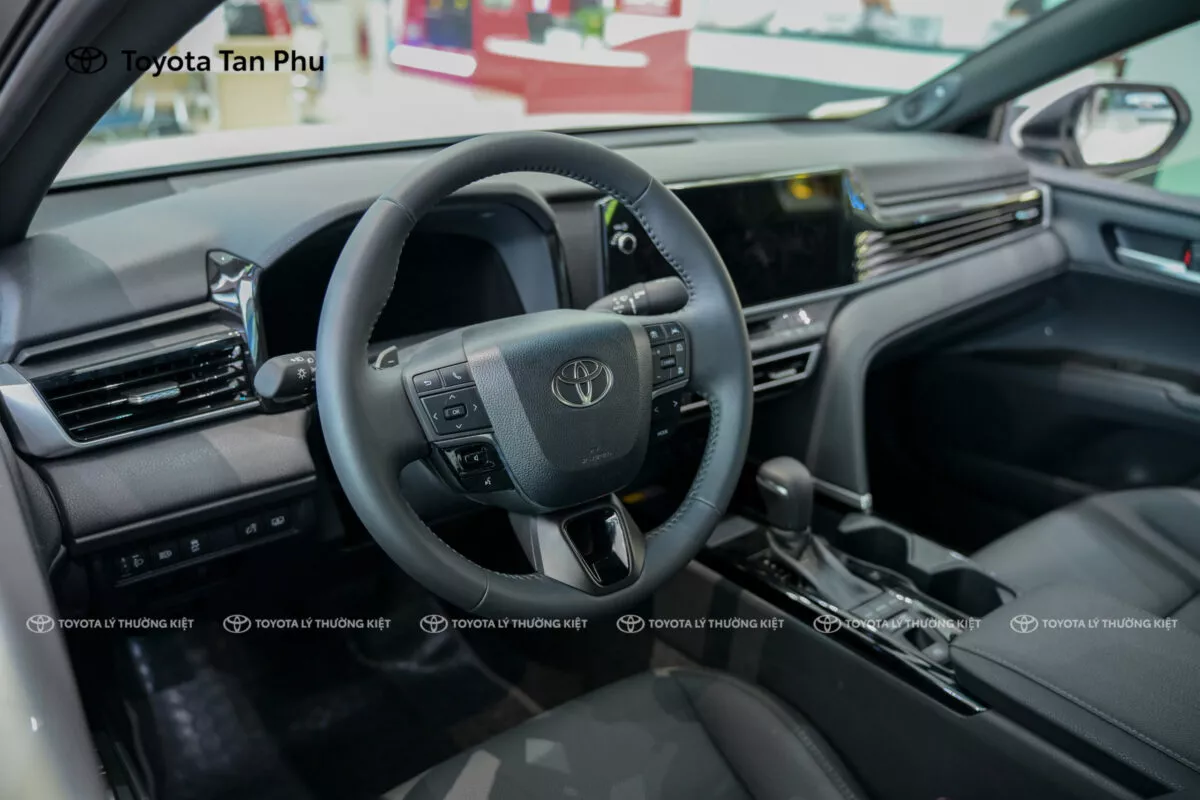 Toyota Camry 2025