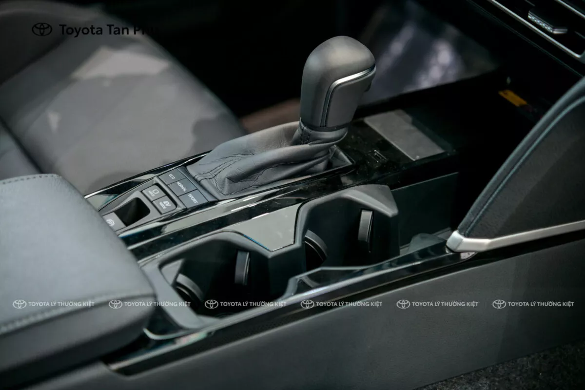 Toyota Camry 2025