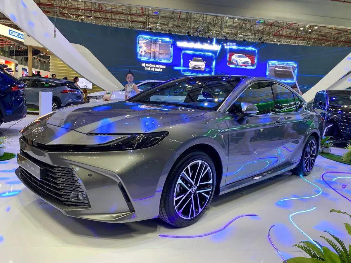 Toyota Camry 2025