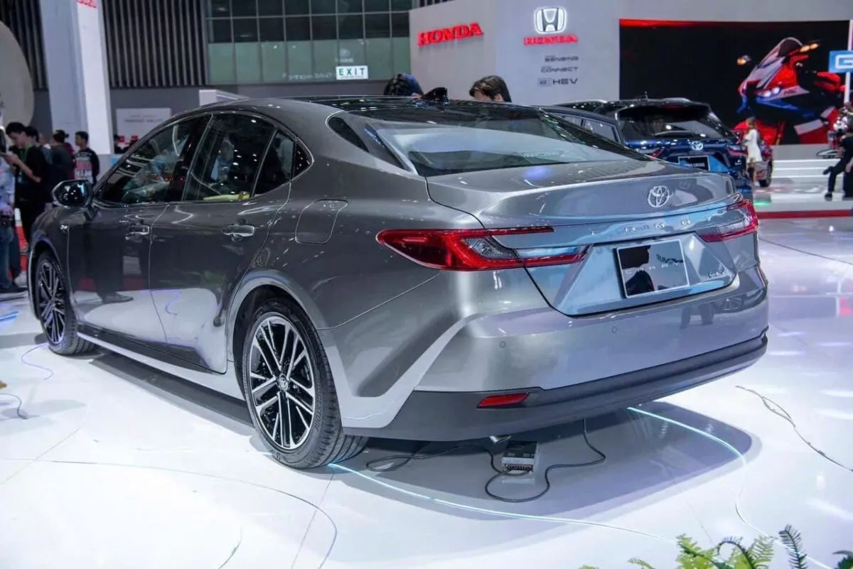 Toyota Camry 2025