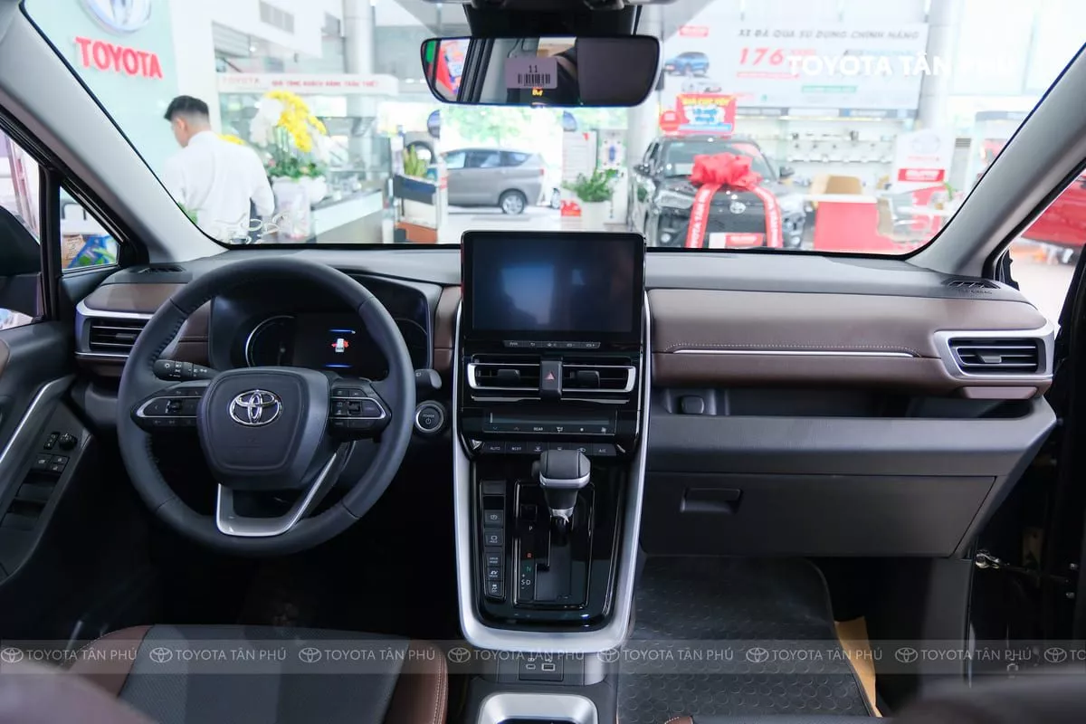 Nội thất Toyota Innova Cross 2024 - Khoang lái