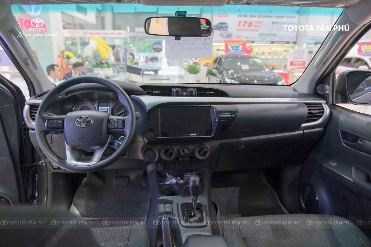 Nội Thất Toyota Hilux 2024 - Khoang Lái