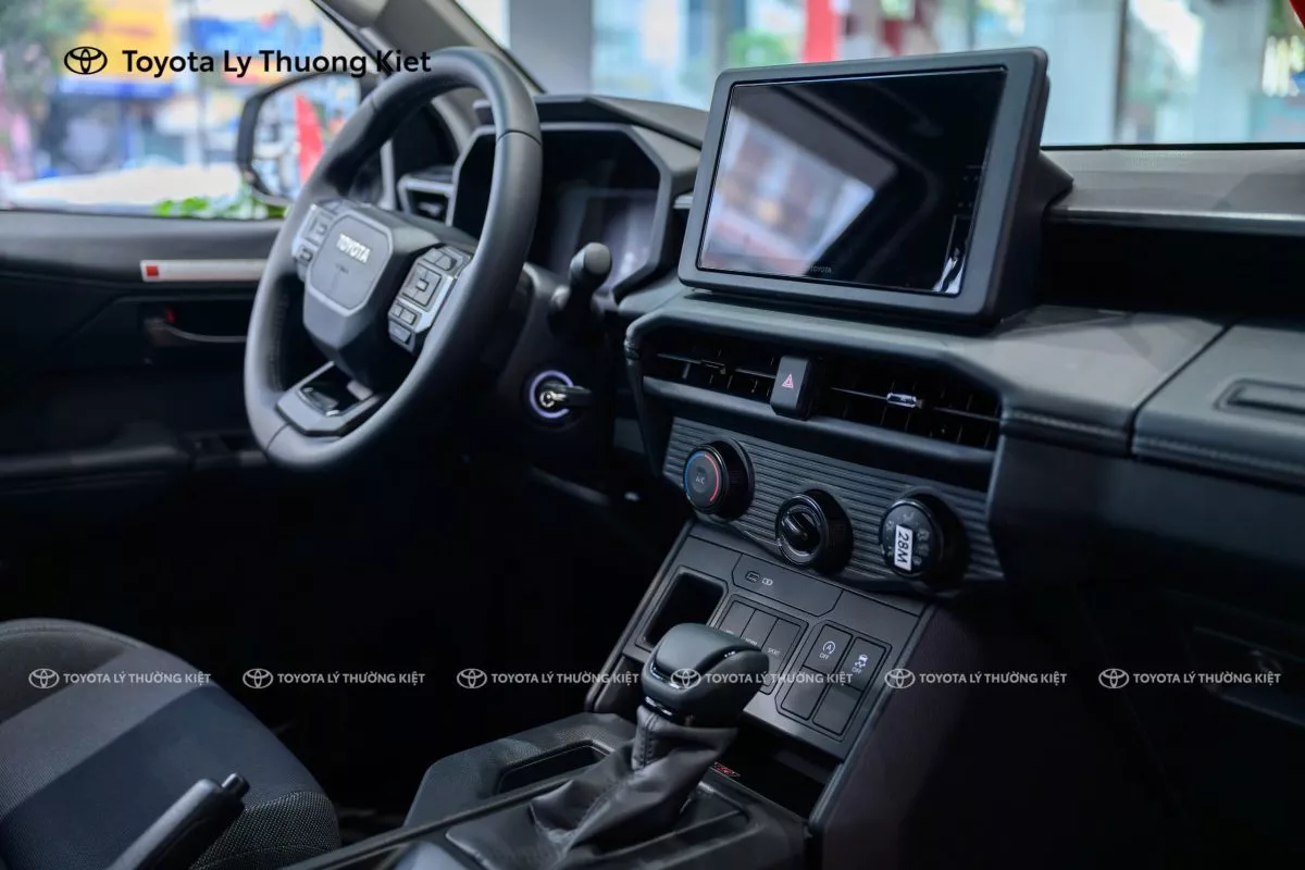 Nội Thất Toyota Hilux 2026 - Ghế Lái, Ghế Trước