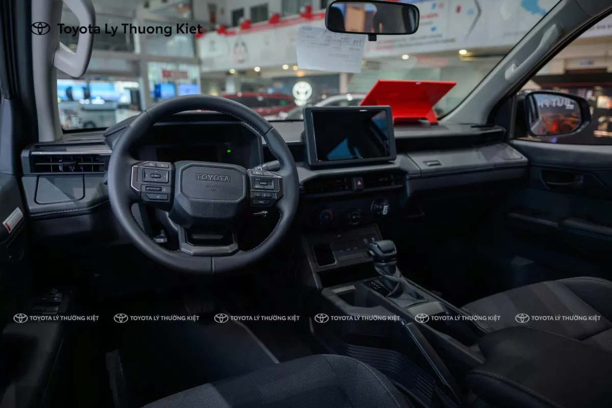 Nội Thất Toyota Hilux 2026 - Khoang Lái