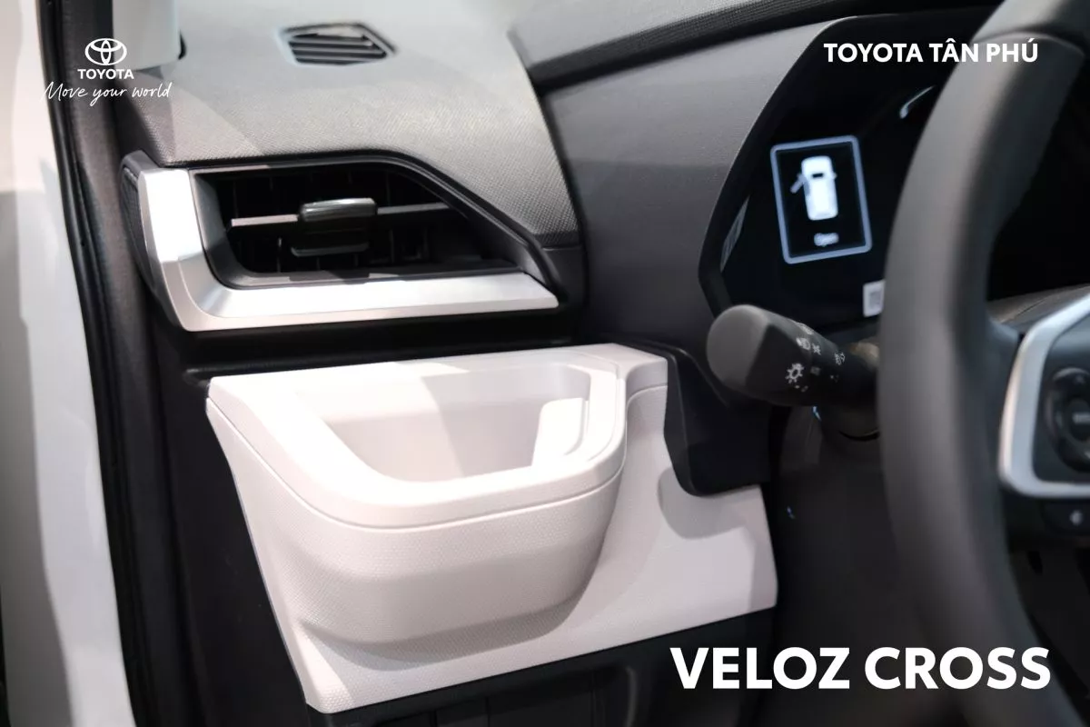 Cửa người lái Toyota Veloz Cross 2024