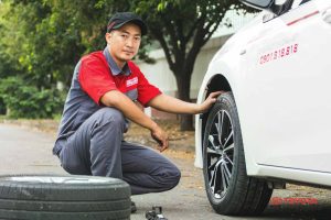 Read more about the article Hướng dẫn thay bánh dự phòng xe Corolla Altis