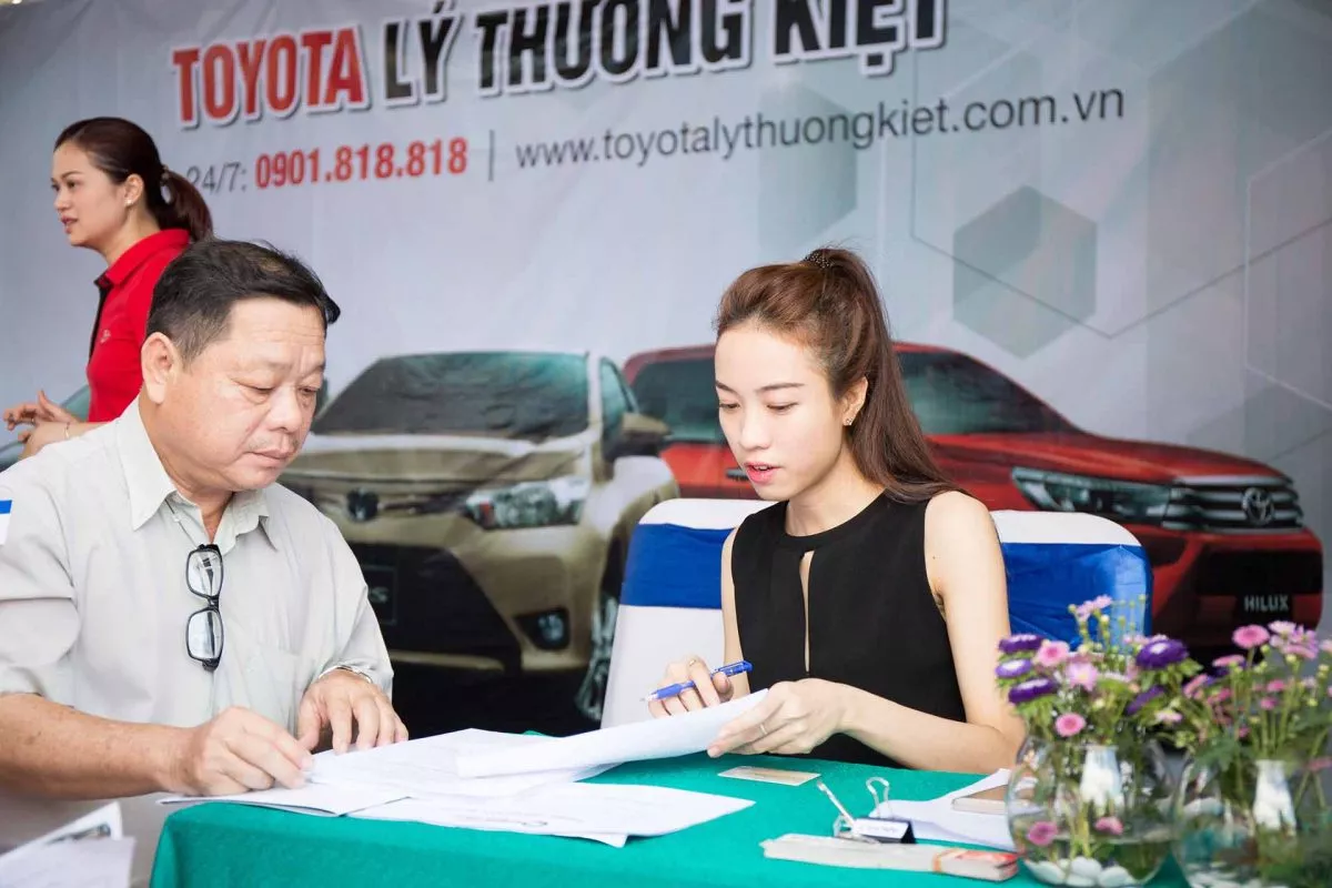 Đại Lý Toyota Giới Thiệu Những Sản Phẩm Mới Tại Carmudi - Chợ Săn Xe