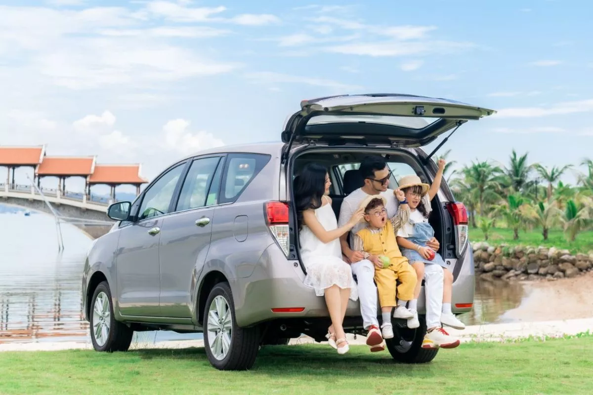 Toyota Innova 2021 Giá Lăn Bánh Chi Tiết Và 2 Mẫu Xe Gia Đình Huyền Thoại