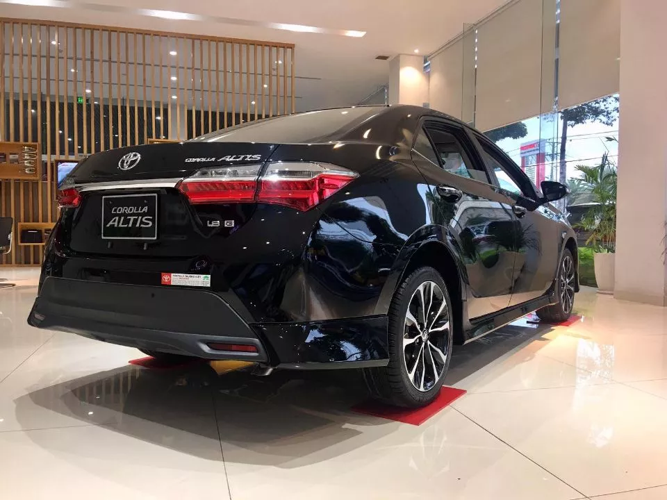 Đặt Toyota Corolla Cross Và Altis Lên Bàn Cân Để Tìm Ra Mẫu Xe &Quot;Chân Ái&Quot;