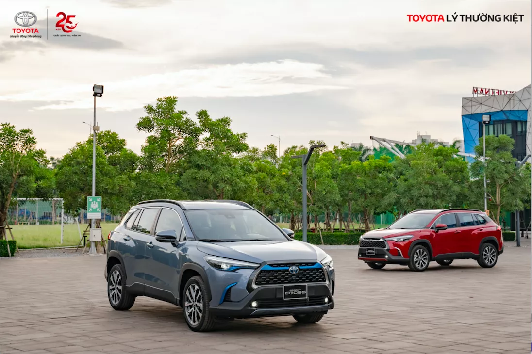 Corolla Cross Giá Từ 720.000.000 Vnđ: Có Gì Trong Mẫu Xe Crossover Suv Đầu Tiên Của Toyota?