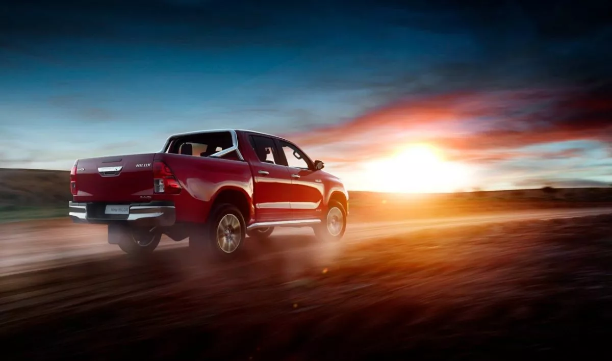 Giá Xe Hilux 2017: Sự Mạnh Mẽ Của Dòng Xe Toyota Bán Tải Hilux