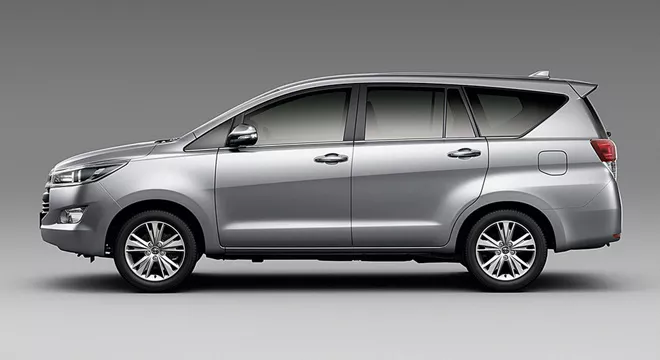 Toyota Innova 2.0E: Mua Xe Kinh Doanh, Chọn Loại Nào Hiệu Quả Nhất?