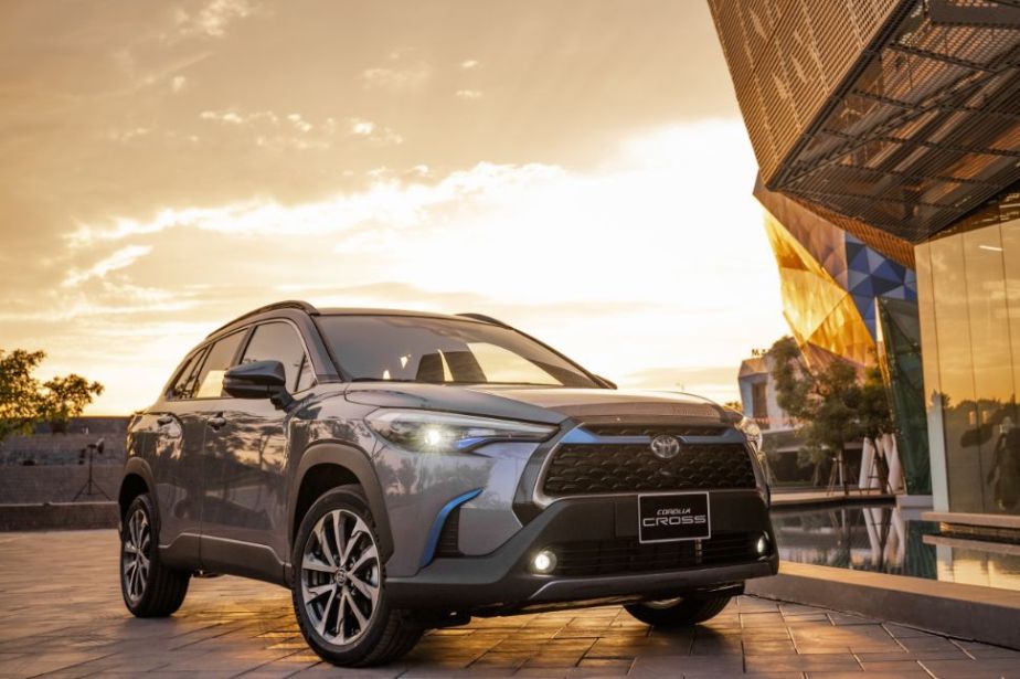 Vì sao Toyota Corolla Cross 2021 Hybrid lại được yêu thích đến thế?