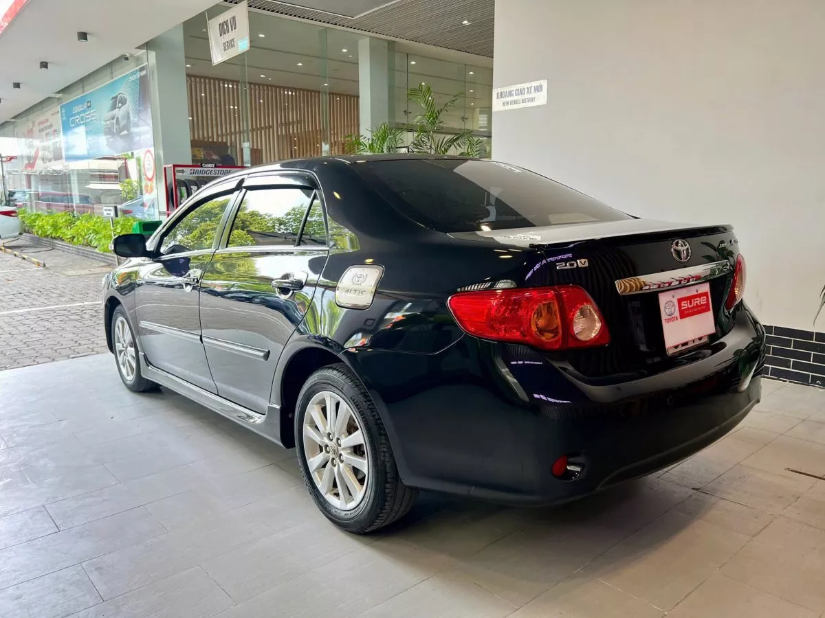 Toyota Corolla Altis 2.0V 2010