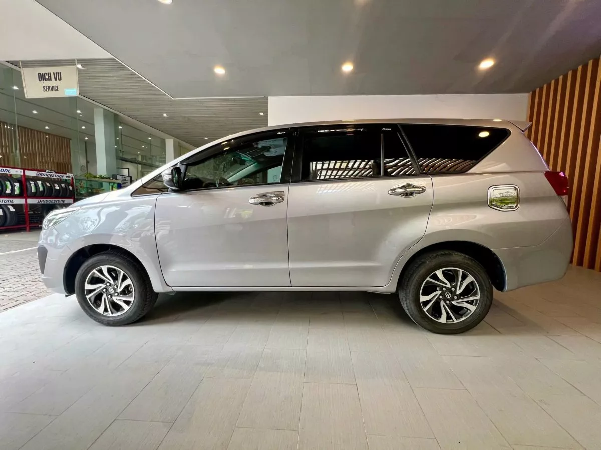 Toyota Innova 2.0E 2021