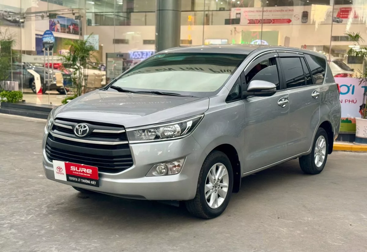 Toyota Innova 2.0E 2019