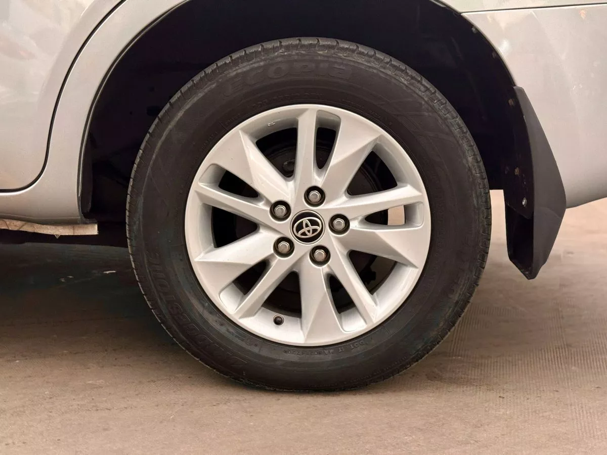 Toyota Innova 2.0E 2019