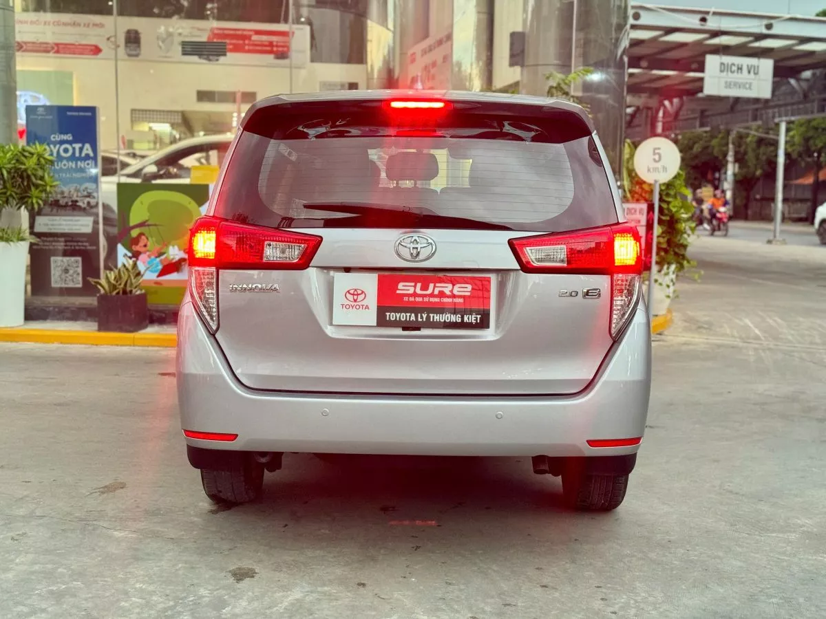 Toyota Innova 2.0E 2019