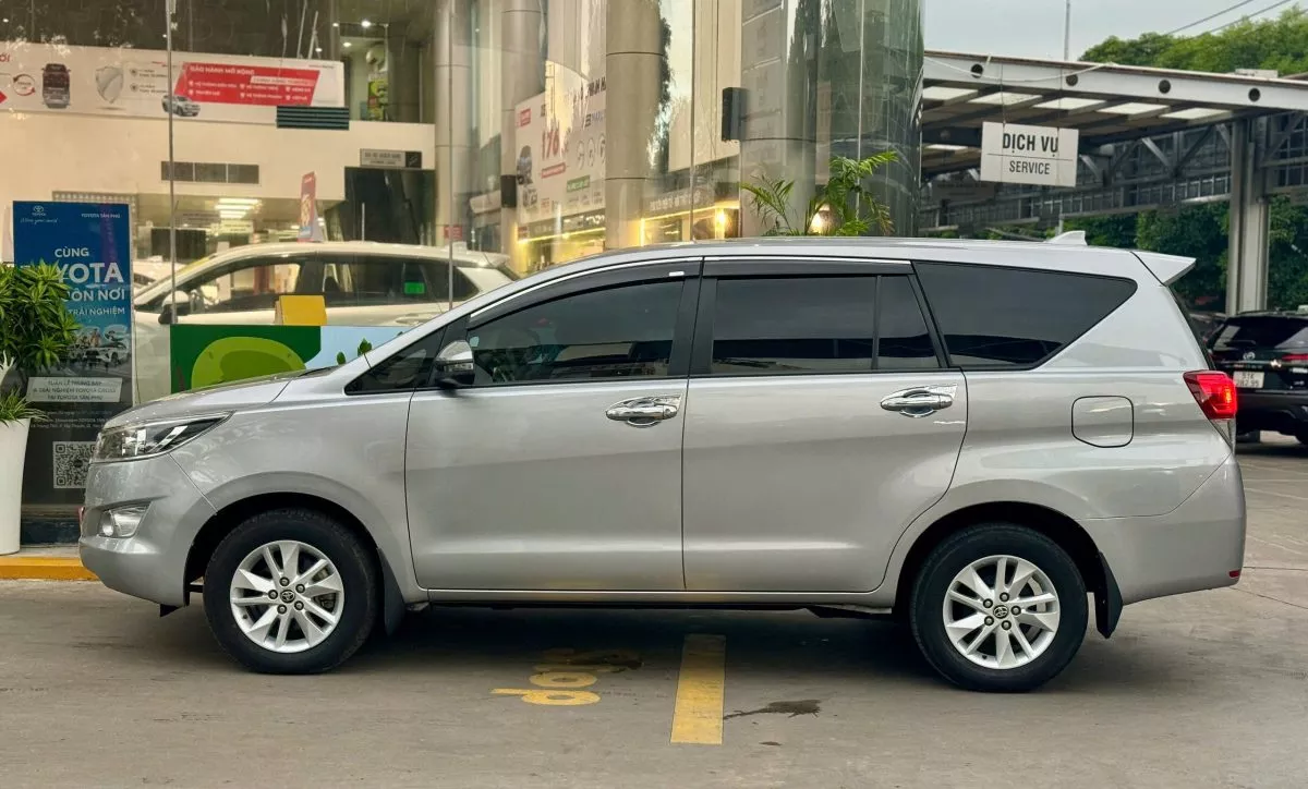 Toyota Innova 2.0E 2019