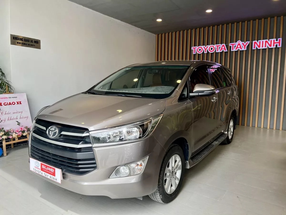 Toyota Innova 2.0E 2019