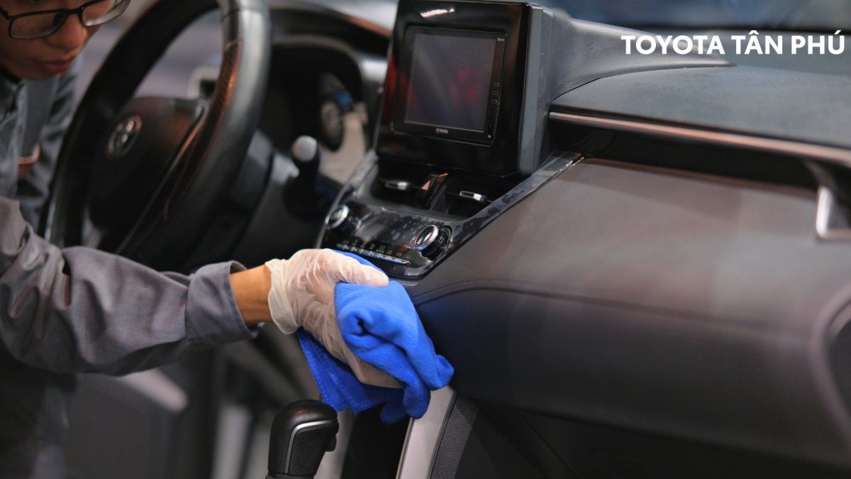 ve-sinh-noi-that-toyota