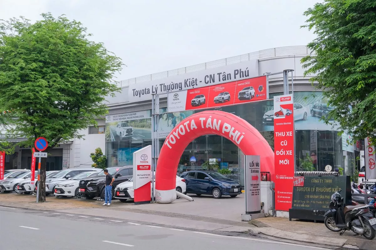 Showroom-Toyota-Tan-Phu