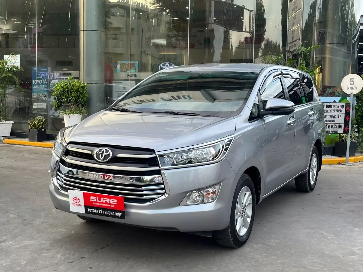 Toyota Innova 2.0E 2019