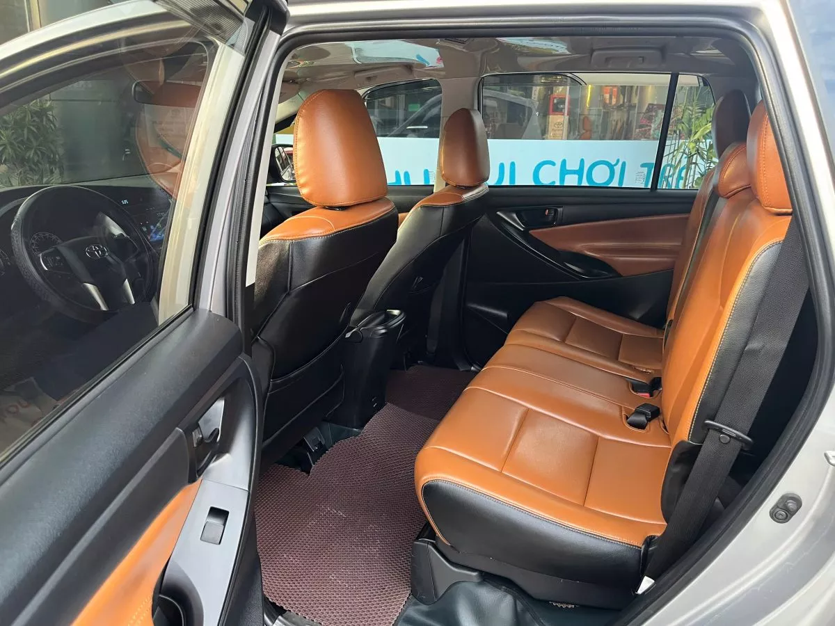 Toyota Innova 2.0E 2019