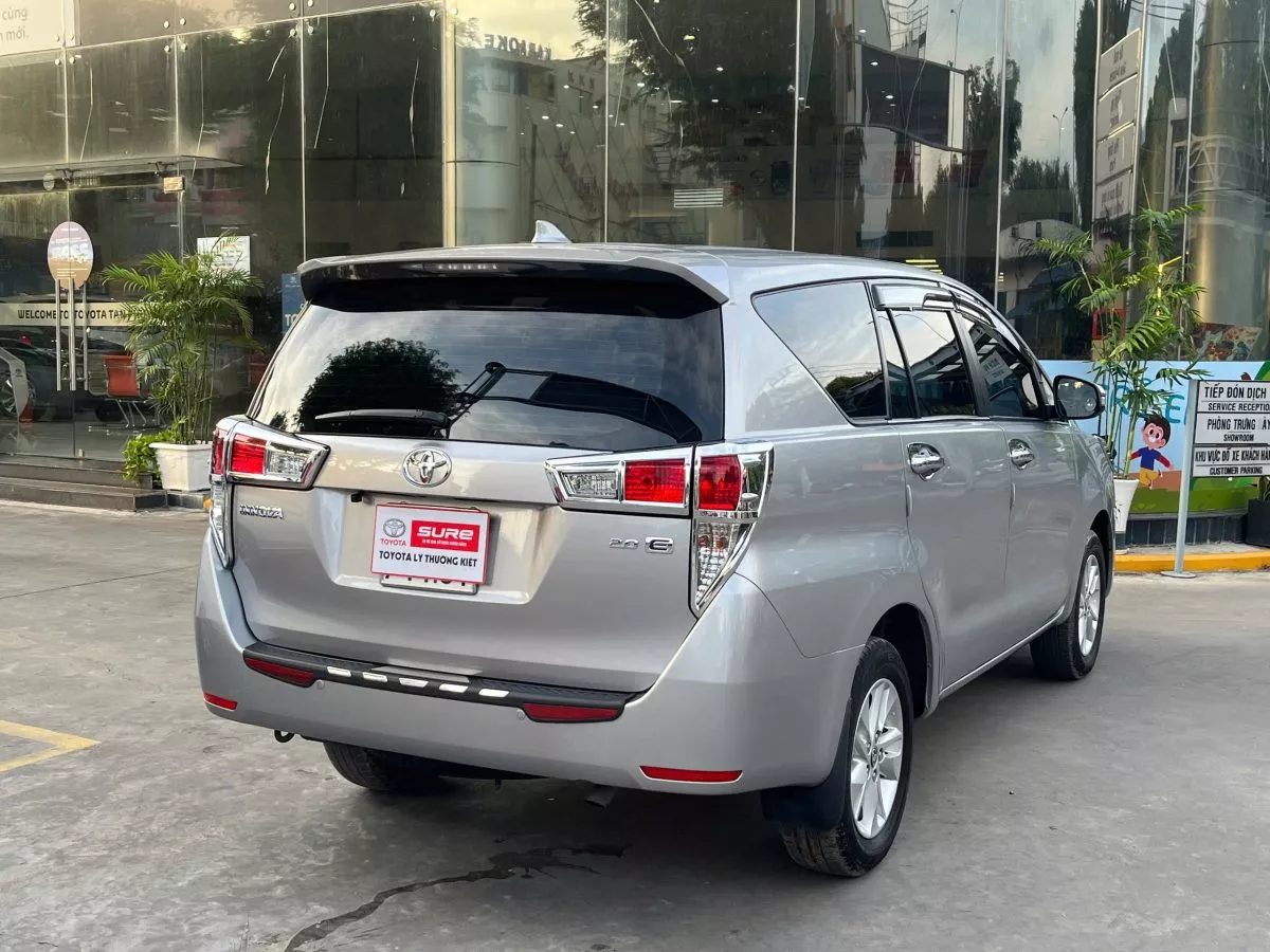 Toyota Innova 2.0E 2019