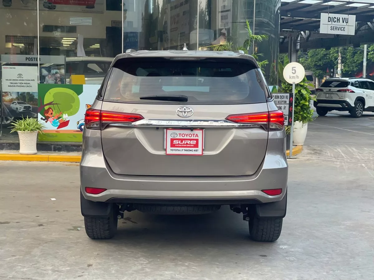 Toyota Fortuner 2.4 At 2022