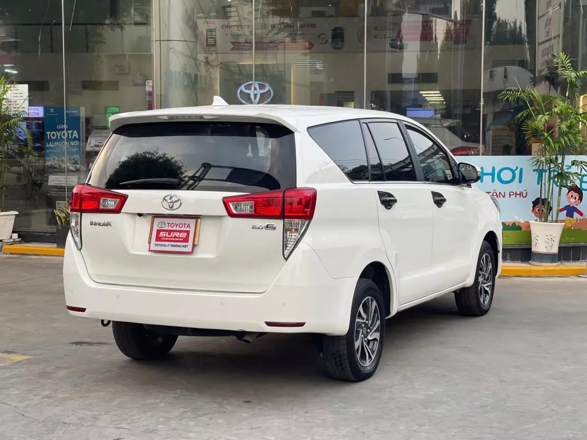 Toyota Innova 2.0E 2022