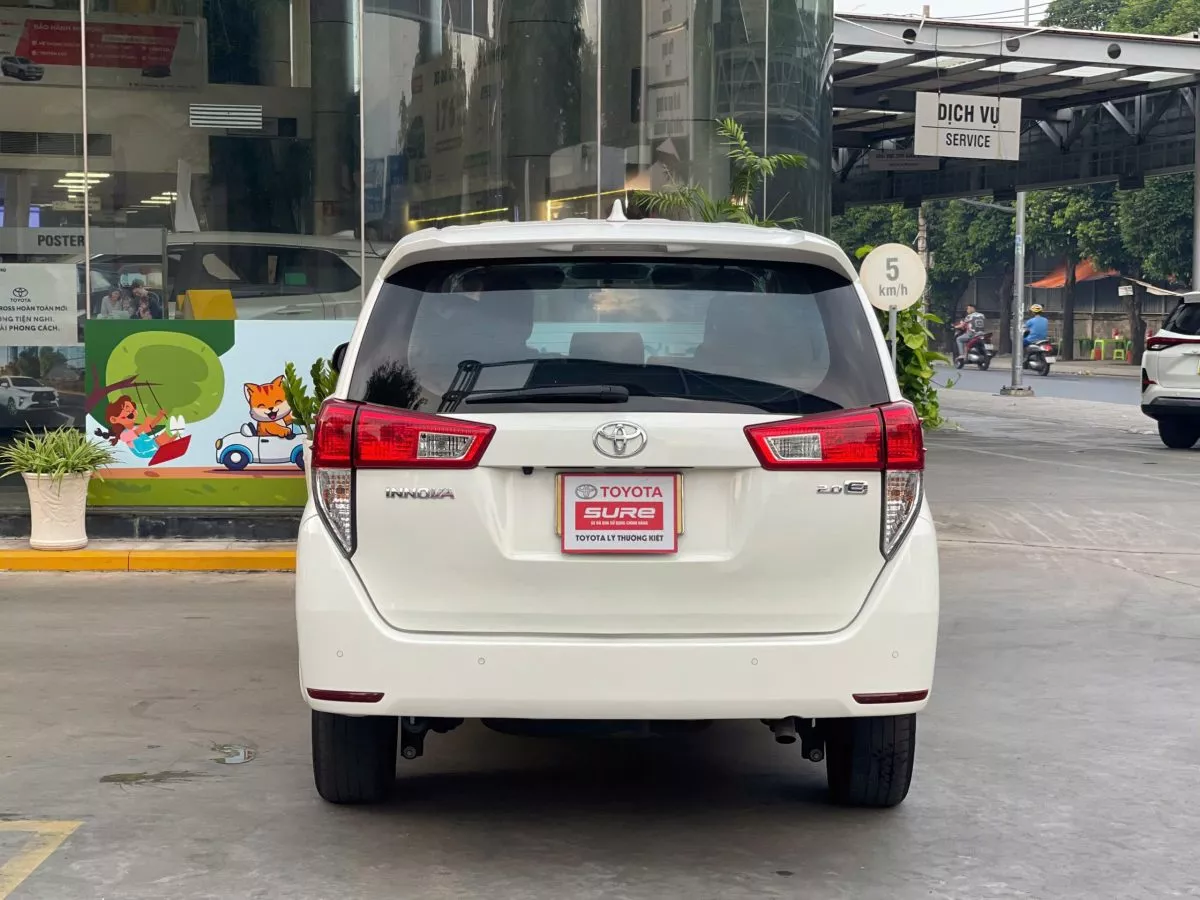 Toyota Innova 2.0E 2022