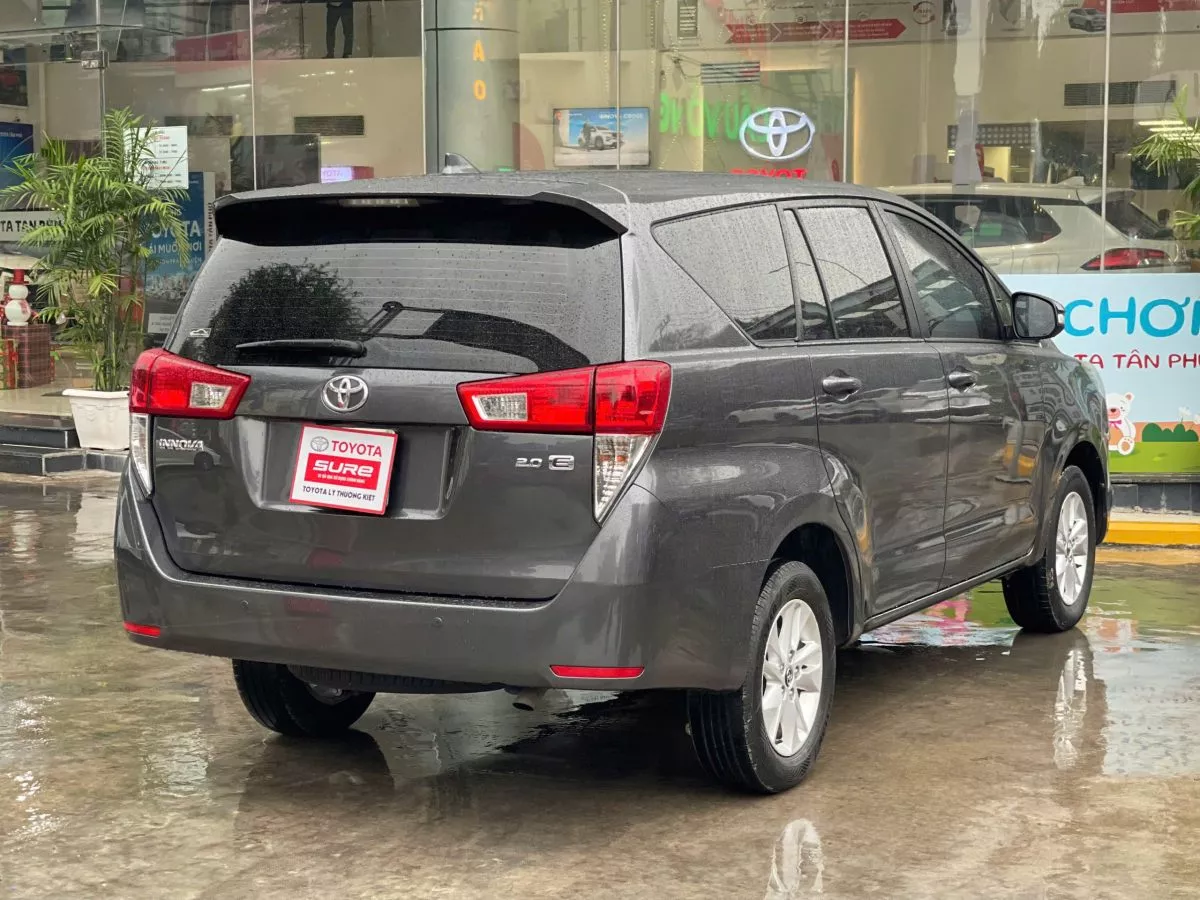 Toyota Innova 2.0E 2017