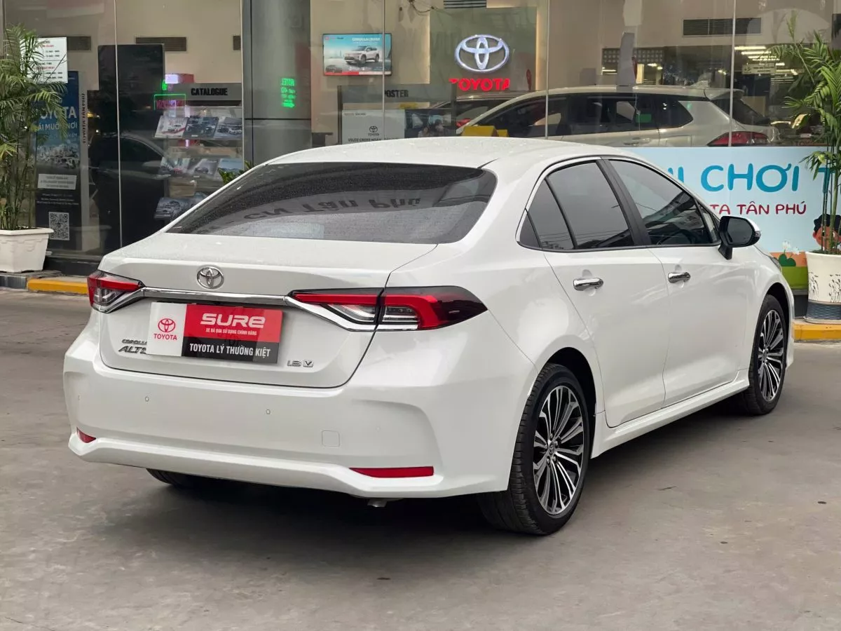 Toyota Corolla Altis 1.8V 2023