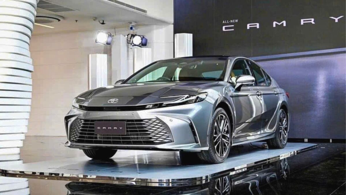 Toyota Camry 2025