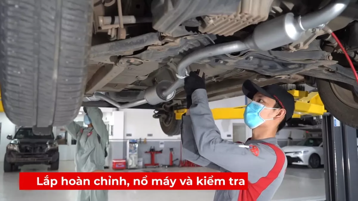 Lắp Đặt Lại Ống Xả Ô Tô Và Bàn Giao Xe
