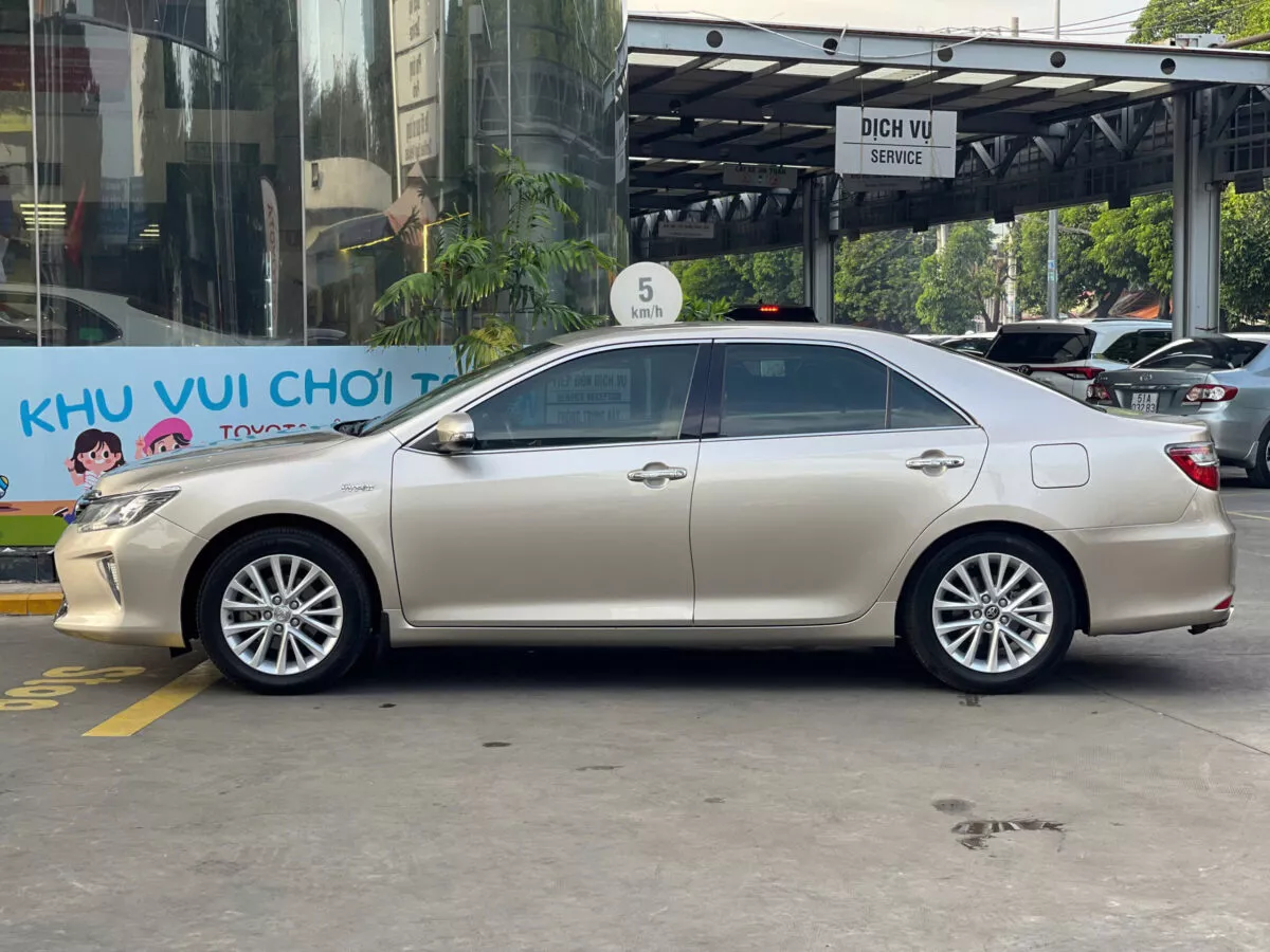 Toyota Camry 2.0E 2018