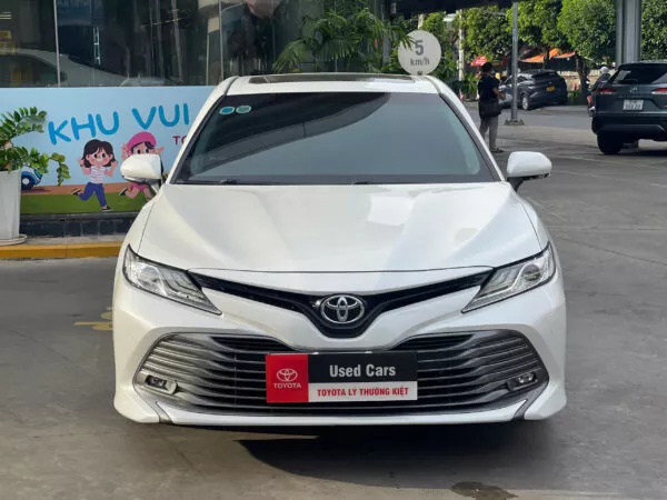 Toyota Camry 2.5Q 2020