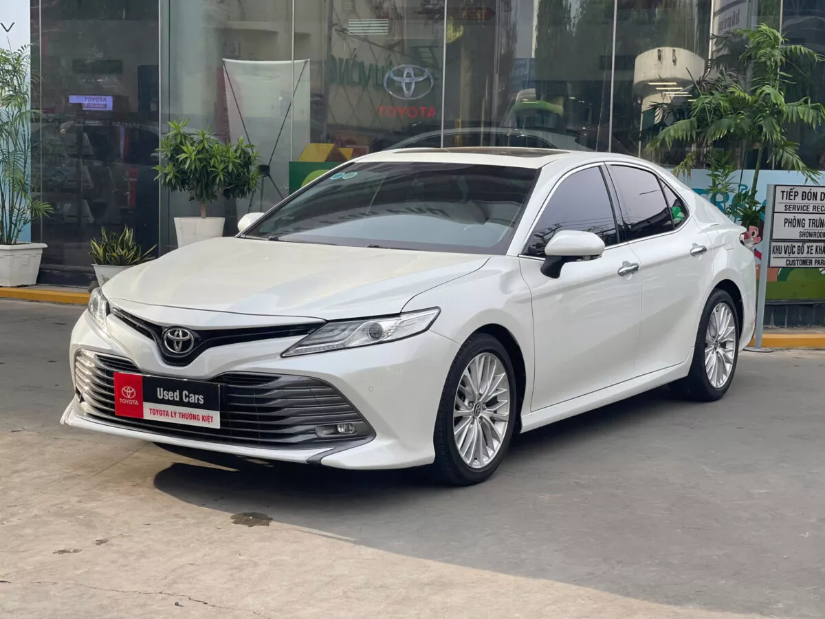 Toyota Camry 2.5Q 2020