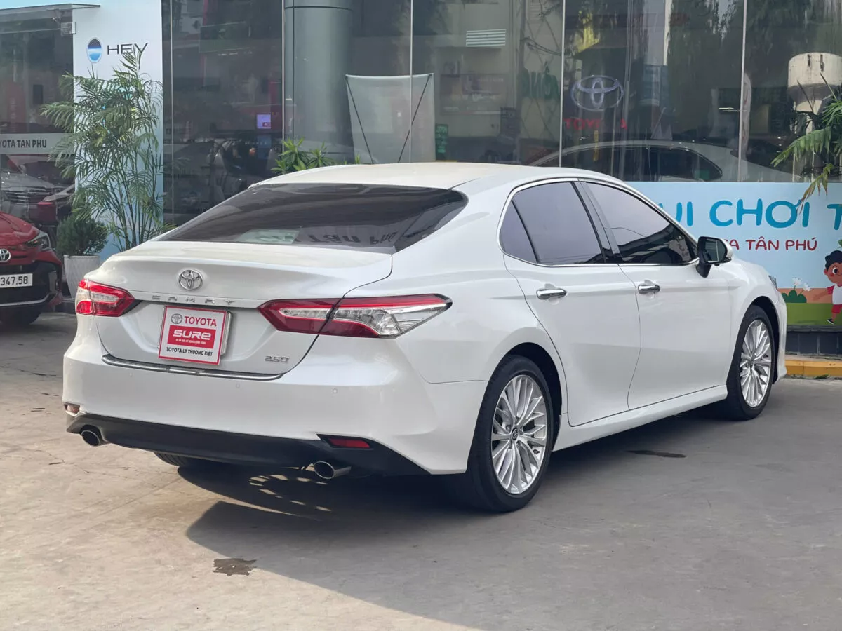 Toyota Camry 2.5Q 2020