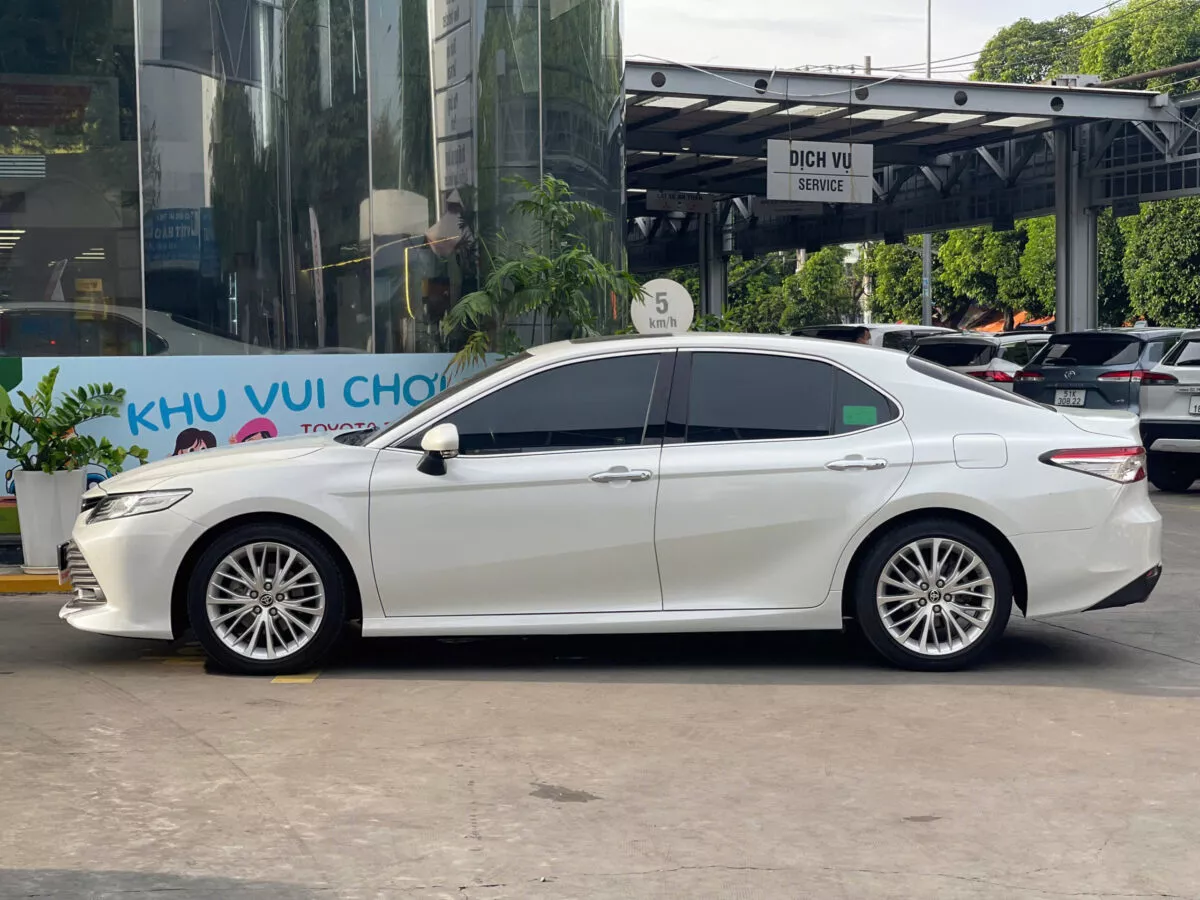 Toyota Camry 2.5Q 2020