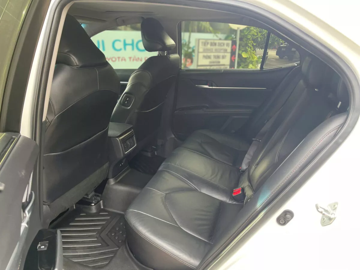 Toyota Camry 2.5Q 2020
