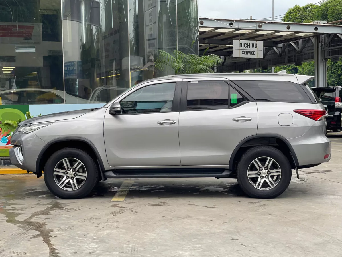 Toyota Fortuner 2.7V 4X2 2017