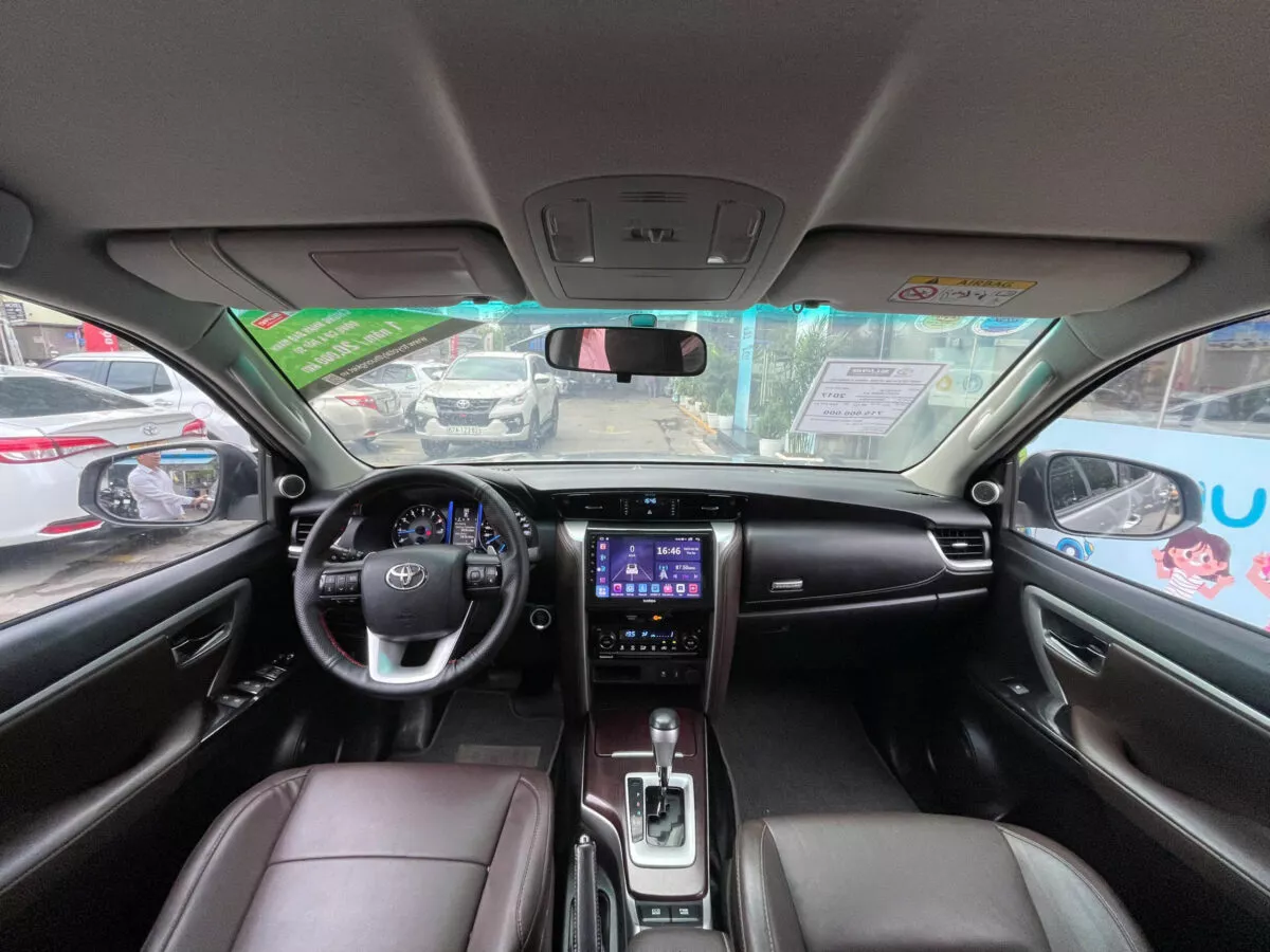 Toyota Fortuner 2.7V 4X2 2017