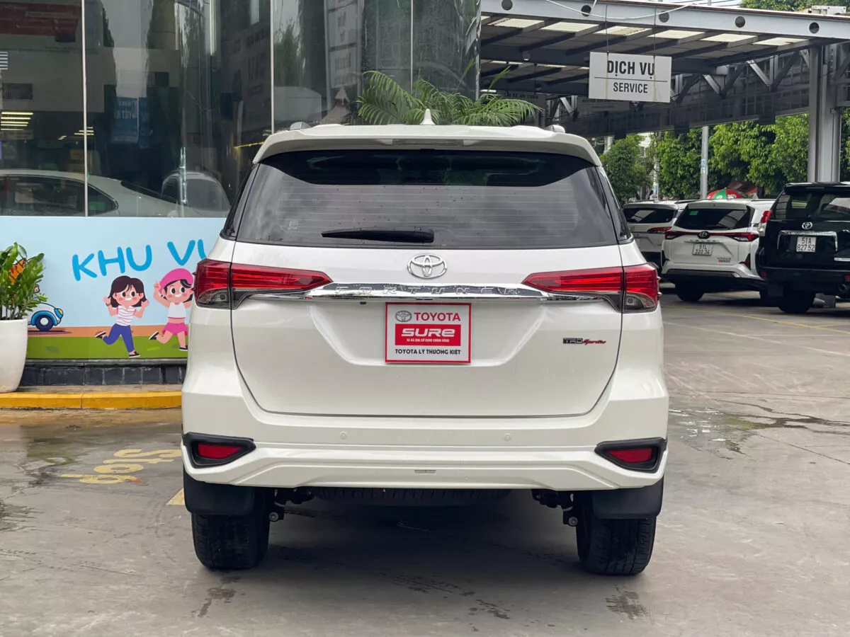 Toyota Fortuner 2.7V 4X2 2019 Trd