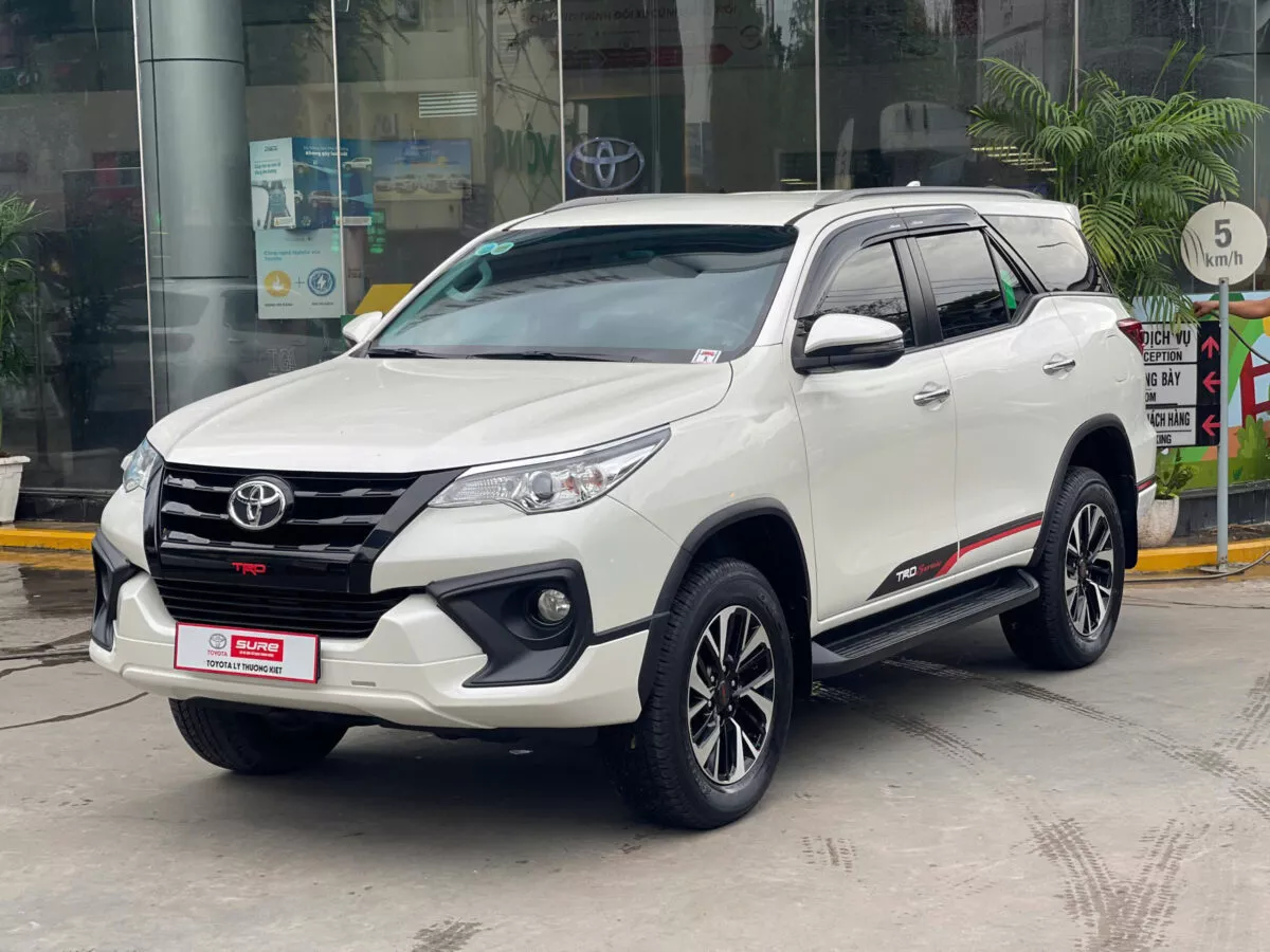 Toyota Fortuner 2.7V 4X2 2019 Trd