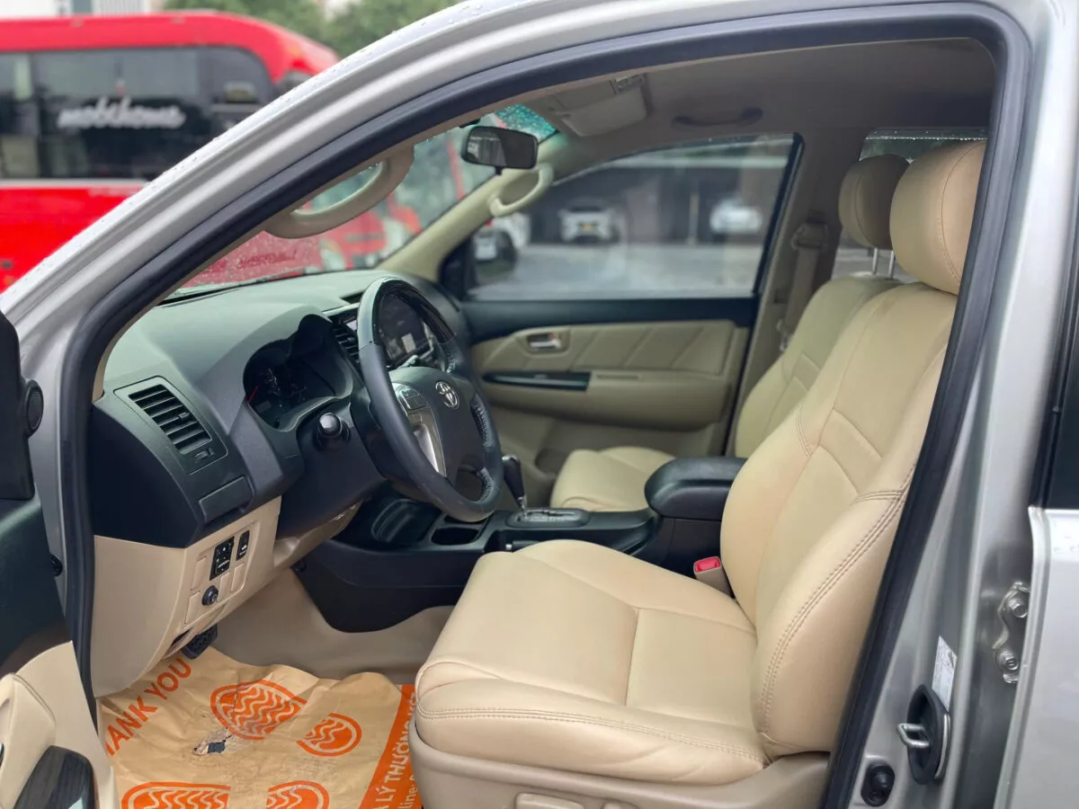 Toyota Fortuner 2.7V 4X2 2015