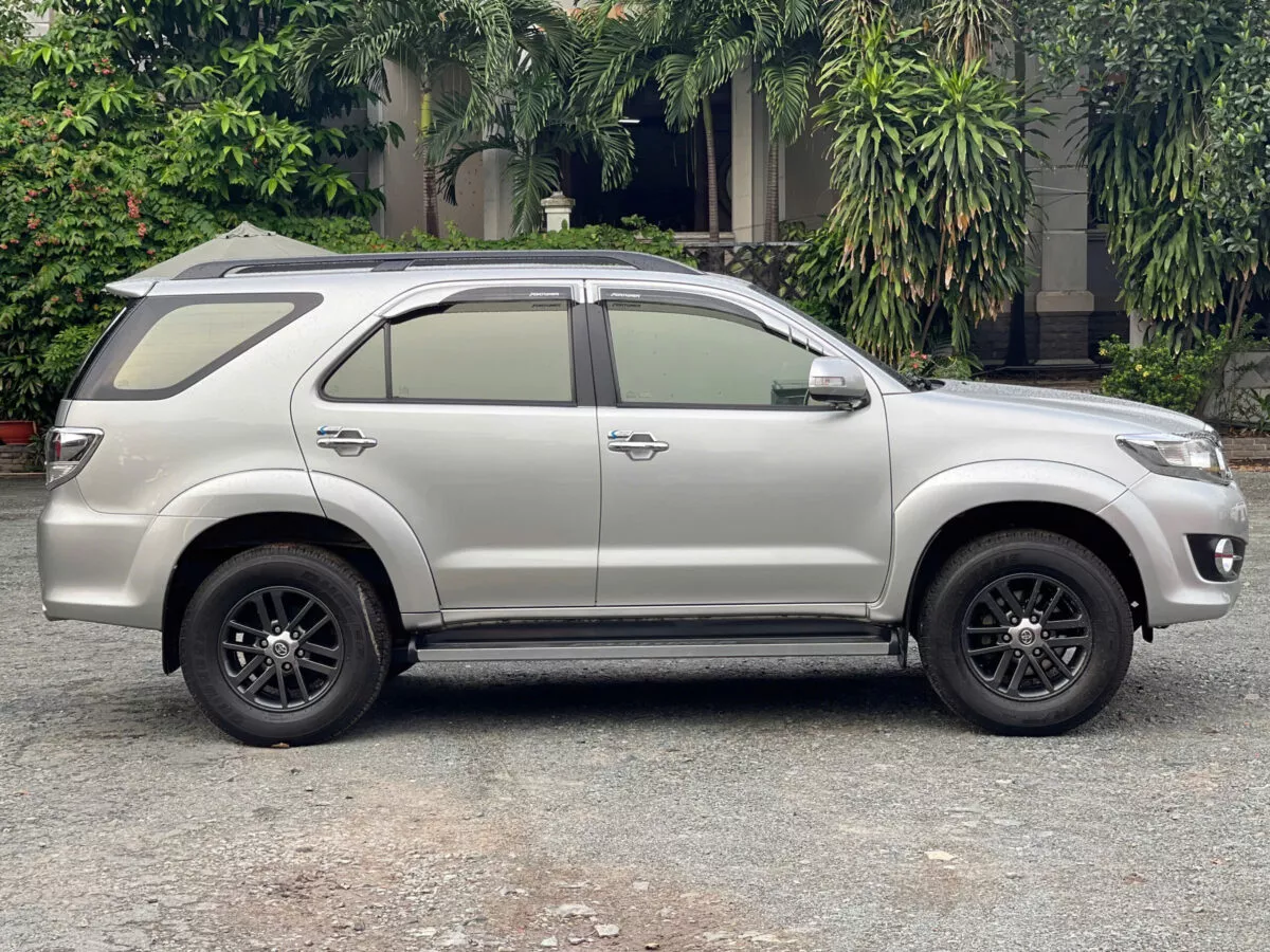 Toyota Fortuner 2.7V 4X2 2015