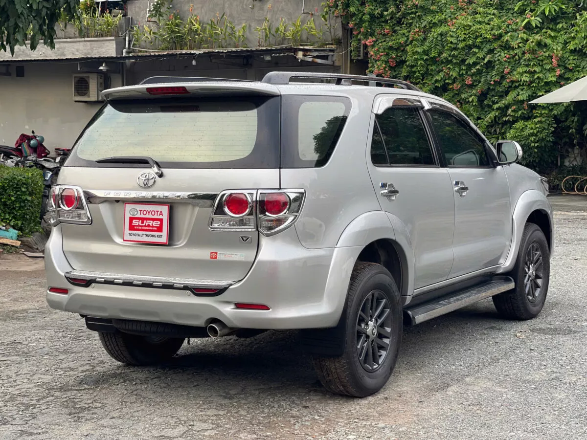 Toyota Fortuner 2.7V 4X2 2015